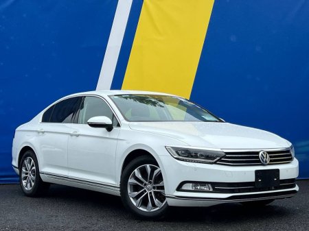2017 Volkswagen Passat HIGHLINE 1.4 TSI AUTO // HEATED/COOLED & POWERED LEATHER SEATS // REVERSE CAMERA // BLUETOOTH MUSIC €19,900