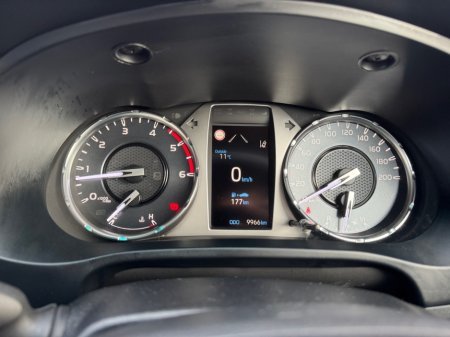 2025 Toyota Hilux - thumbnail 16