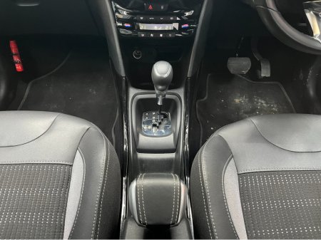 2019 Peugeot 2008 - thumbnail 17