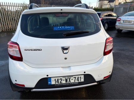 2014 Dacia Sandero STEPWAY SIGNATURE 1.5 DCI 90 4 €5,950 thumbnail