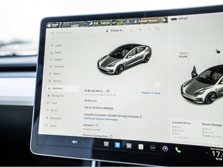 2020 Tesla Model 3 - thumbnail 31