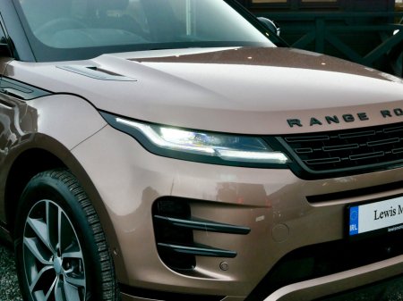 2025 Land Rover Range Rover Evoque 1.5 I3 PHEV 269 PS Dynamic SE €59,950 thumbnail