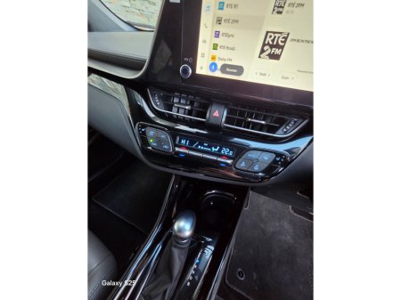 2023 Toyota C-HR 1.8 HYBRID SOL €25,450 thumbnail