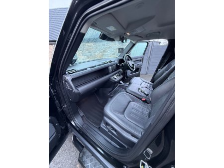 2021 Land Rover Defender 110 2.0D SD4 SE €63,995 thumbnail