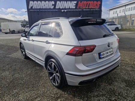 2022 Volkswagen Tiguan R-LINE 2.0 TDI D7F 150HP 5DR AU €41,950 thumbnail