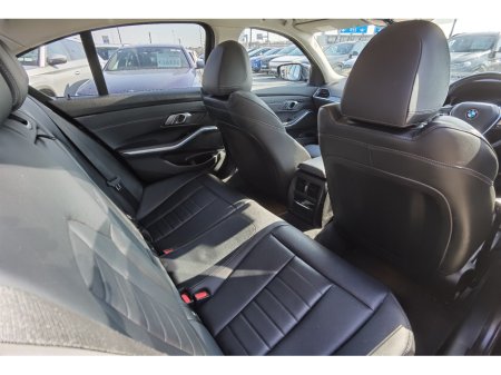 2021 BMW 3 Series - thumbnail 12
