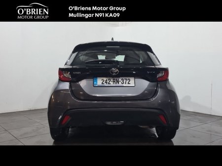 2024 Toyota Yaris Yaris Hybrid Luna €23,900 thumbnail