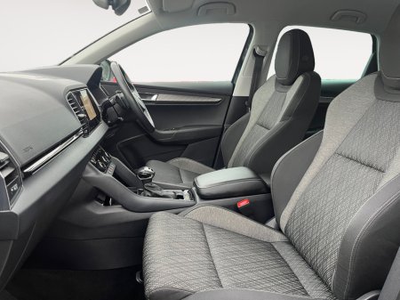 2023 Skoda Karoq STYLE 2.0 TDI 115HP DSG 5 5DR €35,900 thumbnail