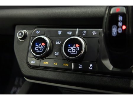 2023 Land Rover Defender - thumbnail 23