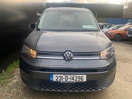 2023 Volkswagen Caddy Maxi LIFE 2.0 TDI DSG 7 SEATER // GREAT CONDITION // ONE OWNER // DOCUMENTED SERVICE HISTORY // 02/27 NCT AND €210 ROAD TAX // €38,950 thumbnail