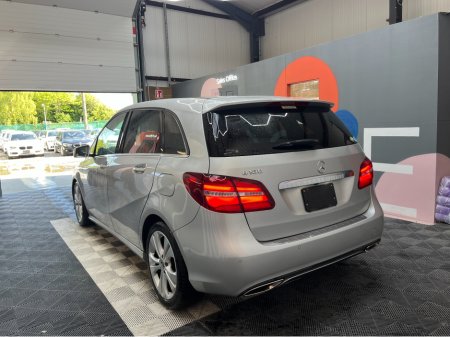 2017 Mercedes-Benz B Class B180 AUTOMATIC   / 61k KMs / REVERSE CAMERA , HEATED SEATS &  MORE €16,950