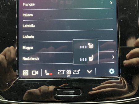 2022 Volvo XC40 - thumbnail 21