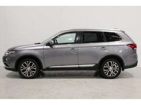 2017 Mitsubishi Outlander OUTL 4WD 6MT 4DR 7S 17MY 7 SEATS €16,950 thumbnail