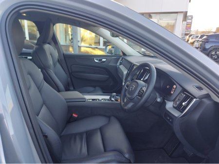 2024 Volvo XC60 T6 PHEV PLUS BRIGHT AWD 5 €59,950 thumbnail