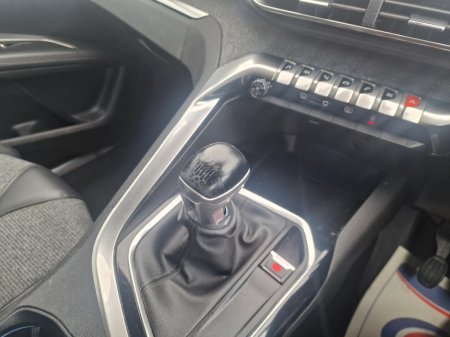 2018 Peugeot 5008 - thumbnail 9