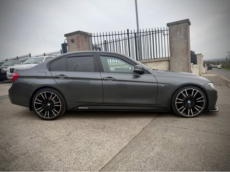2017 BMW 3 Series - thumbnail 5