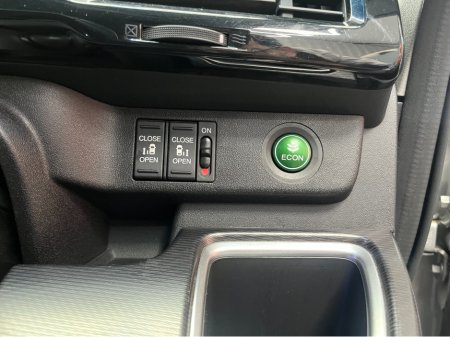 2017 Honda Stepwagon €21950! 2017 HONDA STEPWAGON SPADA HYBRID G SENSING 2.0 AUTOMATIC / CRUISE CONTROL / REVERSE CAMERA / AUTOMATIC DOORS AND MORE €21,950 thumbnail