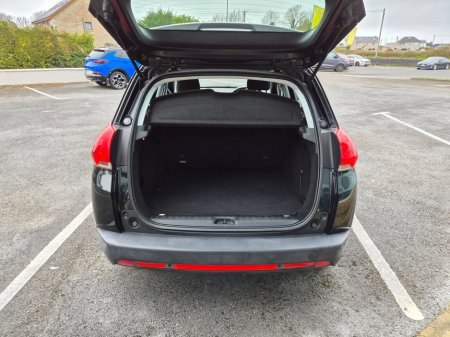 2016 Peugeot 2008 - thumbnail 6