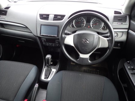 2016 Suzuki Swift - thumbnail 3