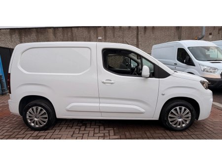 2020 Peugeot Partner PROFESSIONAL PLUS €11,341 thumbnail