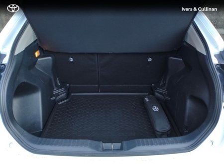 2023 Toyota Yaris Cross YARIS CROSS LUNA €26,950 thumbnail