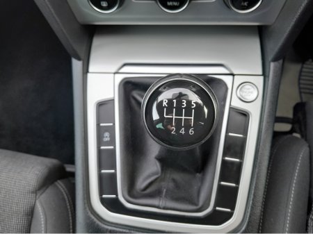 2016 Volkswagen Passat - thumbnail 23