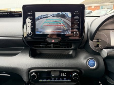 2023 Toyota Yaris - thumbnail 18