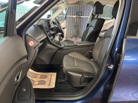 2019 Renault Grand Scenic - thumbnail 16