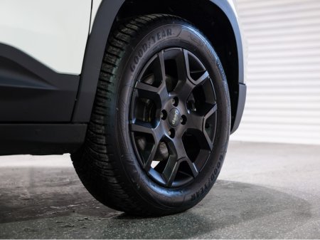 2026 Jeep Avenger 4XE Upland €39,995 thumbnail