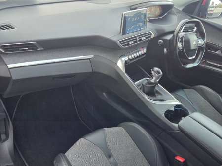 2019 Peugeot 3008 ALLURE 1.5 BLUE HDI 130 6 6.2 4DR €17,990 thumbnail