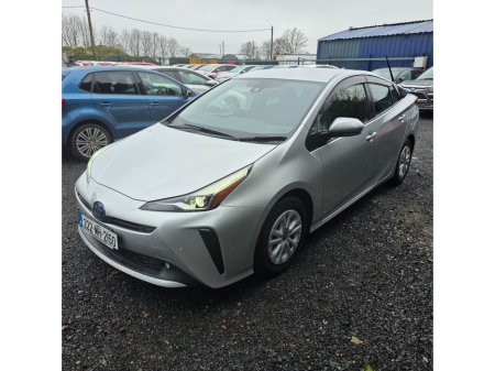 2022 Toyota Prius 1.8 Hybrid Luxury with Sat Navi & JBL €22,950 thumbnail
