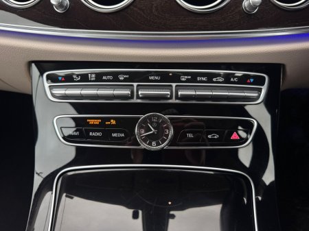 2016 Mercedes-Benz E Class 220 D AVANTGARDE 4DR AUTO €19,800 thumbnail