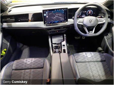 2025 Volkswagen Passat R-Line | Phev | 204BHP thumbnail