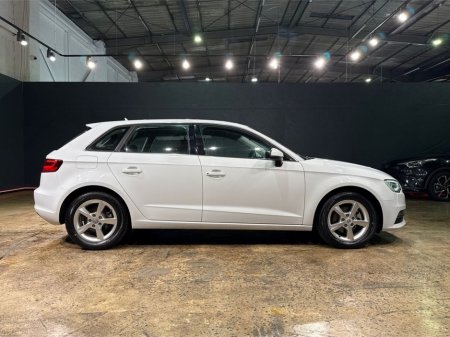 2016 Audi A3 1.4 TFSI - ALLOY WHEELS - MULTI FUNCTION STEERING WHEEL - CRUISE CONTROL - REVERSE CAMERA €14,950 thumbnail