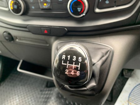 2023 Ford Transit JUMBO 2.0 TDCI 130 PS 350E RWD // PRICE EXCL. VAT // ONE OWNER // GREAT CONDITION // 11/26 CVRT // thumbnail