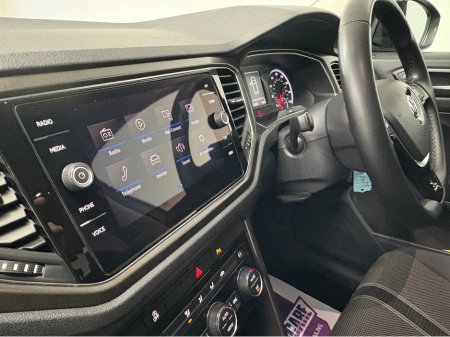 2019 Volkswagen T-Roc DESIGN TDI €18,950 thumbnail