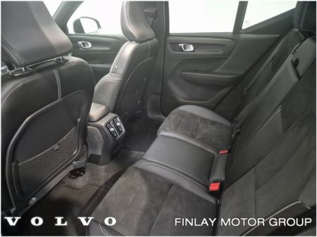 2022 Volvo XC40 - thumbnail 8