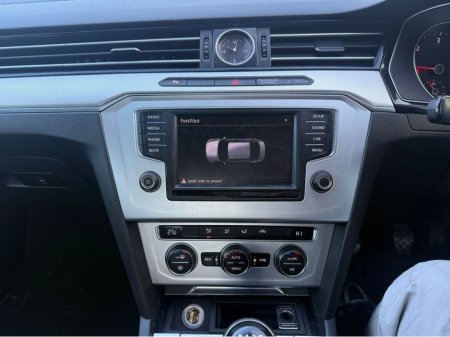 2015 Volkswagen Passat COMFORTLINE 1.6 TDI MANUAL 6SPEED FWD 120HP 4DR €9,990 thumbnail