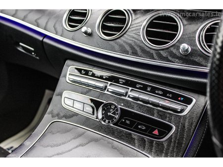 2020 Mercedes-Benz E Class E 300 de Plug-in Hybrid AMG Line €30,750 thumbnail