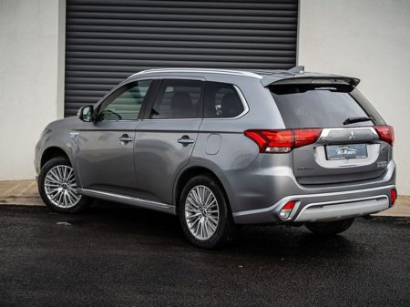 2018 Mitsubishi Outlander 2.4 4H Phev 132BHP 5DR Auto €19,950 thumbnail