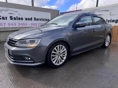 2017 Volkswagen Jetta - thumbnail 2