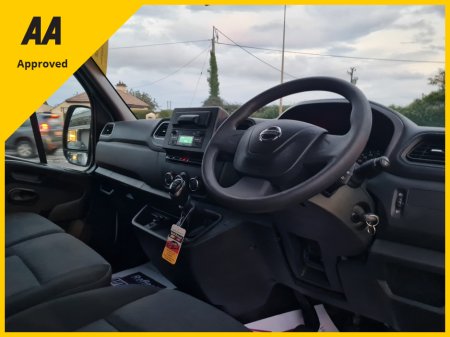 2020 Nissan NV400 - thumbnail 10