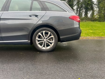 2016 Mercedes-Benz C Class - thumbnail 11