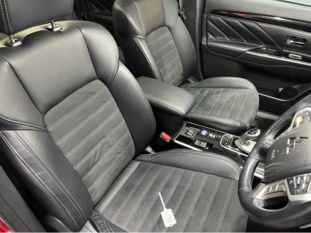 2019 Mitsubishi Outlander €22950 2019 MITSUBISHI OUTLANDER PHEV G PLUS PACKAGE 2.4 AUTOMATIC / CRUISE CONTROL / 360° PARKING CAMERA / ELECTRIC HEATED SEATS / HEATED STEERING WHEEL / PADDLE SHIFTERS €22,950 thumbnail