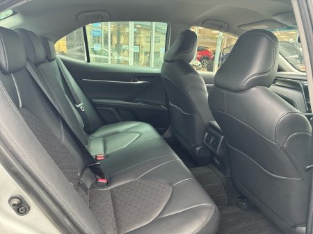 2019 Toyota Camry - thumbnail 10
