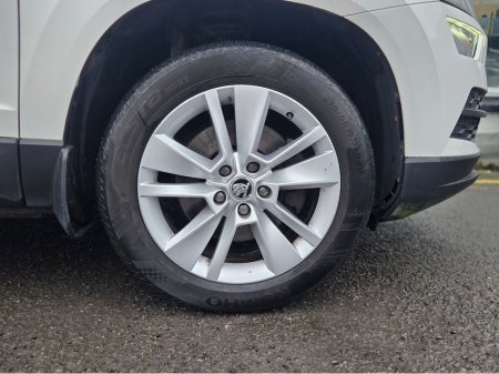 2018 Skoda Karoq AMBITION 1.6 TDI 116HP 4 4DR €14,990 thumbnail