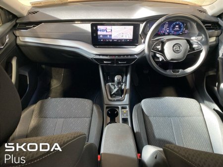 2023 Skoda Octavia - thumbnail 2