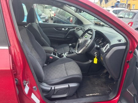 2015 Nissan Qashqai 1.2 PET SV 4DR   LOW  MILEAGE €8,950 thumbnail