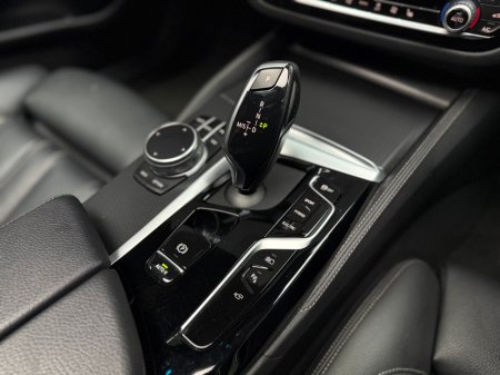 2023 BMW 5 Series - thumbnail 21