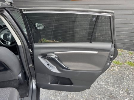 2014 Toyota Corolla Verso - thumbnail 17